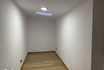 Casă cu 5 camere cu Teren 20 Mp în Central