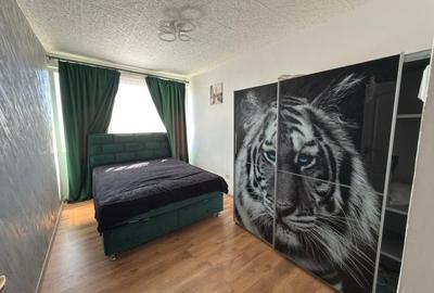 Apartament cu 4 camere semidecomandat, mobilat în Central