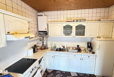 Casă cu 8 camere cu Teren 1420 Mp în Ghiroda - 2