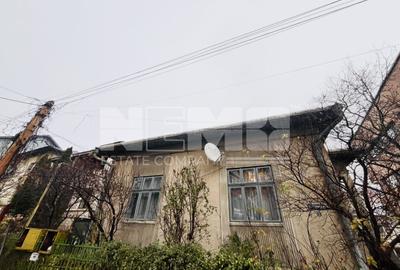 Casă individuală cu 6 camere cu Canalizare în Central