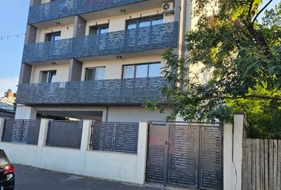 Apartament cu 3 camere decomandat în Chitila
