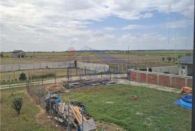 Casă cu 3 camere cu Teren 330 Mp în Domnești