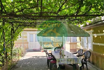 Casă cu 6 camere cu Teren 2000 Mp în Est - 4