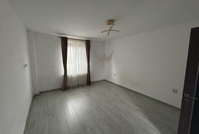 Casă cu 3 camere în Săcălaz