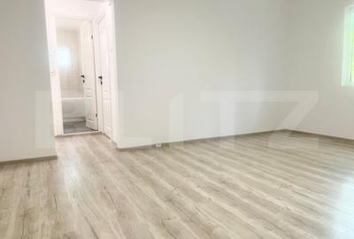 Apartament cu 3 camere semidecomandat în Rogerius