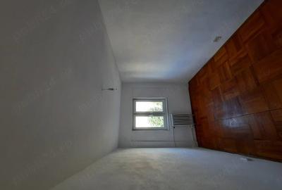 Apartament cu 3 camere semidecomandat în Central - 2