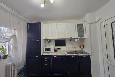 Apartament cu 4 camere decomandat în Inel II - 13