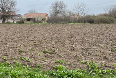 Teren de 2617 mp, în Brastavățu