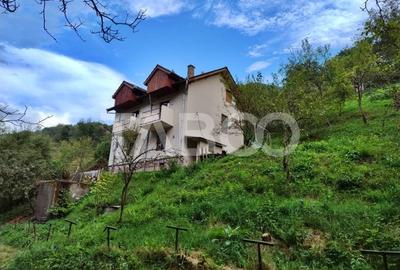 Casă individuală cu 4 camere cu Teren 1000 Mp în Toplița - 1