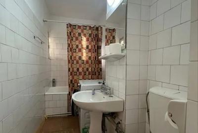 Apartament cu 3 camere decomandat în Vasile Aaron