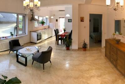 Apartament cu 3 camere decomandat, mobilat în Torontalului