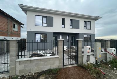 Duplex cu 4 camere cu Canalizare în Moșnița Veche - 3