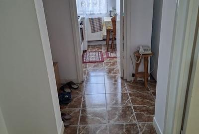 Apartament cu 2 camere decomandat în 1 Mai