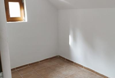 Casă individuală cu 4 camere cu Canalizare în Vest - 10