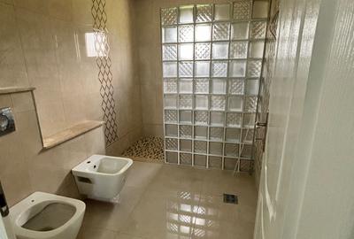 Casă cu 4 camere în Dărmănești - 3