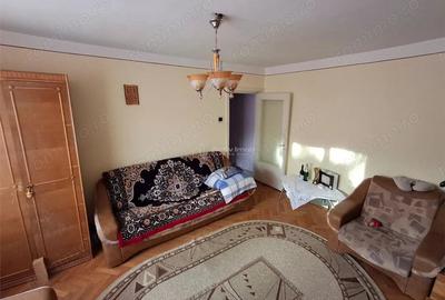 Apartament cu 2 camere semidecomandat în Micro III