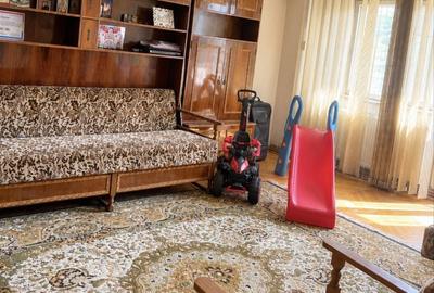 Apartament cu 4 camere decomandat în Central
