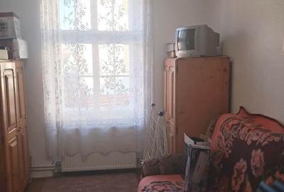 Apartament cu 4 camere decomandat în Orașul de Jos - 4