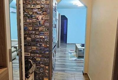 Apartament cu 3 camere semidecomandat în Circumvalațiunii