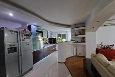 Apartament cu 3 camere decomandat în Drumul Sării - 3