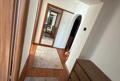 Apartament cu 3 camere decomandat în Mărășești