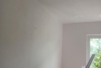 Apartament cu 3 camere decomandat în Petros