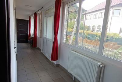 Casă cu 5 camere decomandat cu Teren 200 Mp în Central - 2