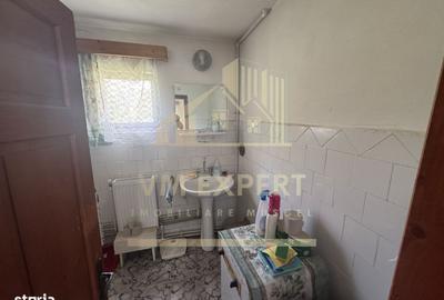 Casă cu 4 camere cu Teren 893 Mp în Lerești