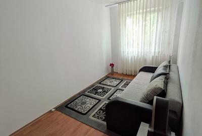 Apartament cu 3 camere semidecomandat în Calea București - 1