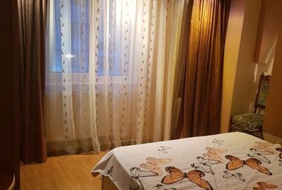 Apartament cu 3 camere decomandat în Uiești