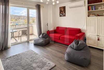 Apartament cu 3 camere semidecomandat, mobilat în Semicentral
