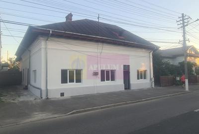 Casă individuală cu 4 camere cu Canalizare în Central - 1