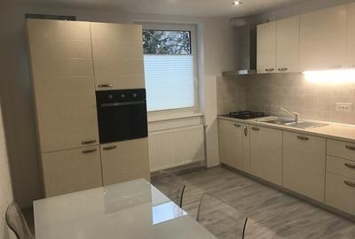 Apartament cu 3 camere decomandat în Palat - 6