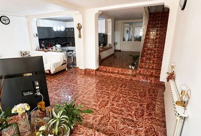 Casă cu 7 camere cu Teren 270 Mp în Dămăroaia - 5