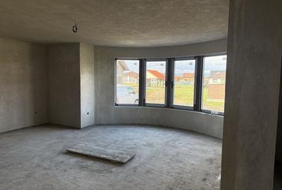 Casă cu 4 camere în Central - 1
