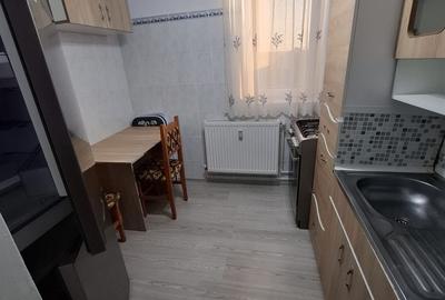 Apartament cu 2 camere decomandat în Micro 14 - 4
