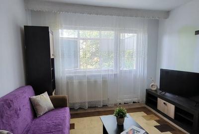 Apartament cu 2 camere decomandat, mobilat în Cornișa