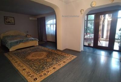 Casă individuală cu 8 camere cu Canalizare în Faleza Nord - 7