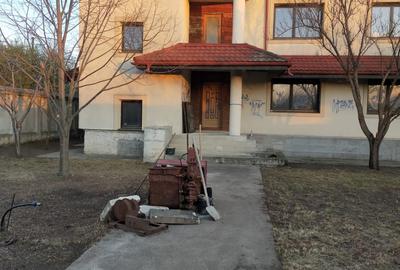 Casă cu 11 camere cu Canalizare în Brănești - 50