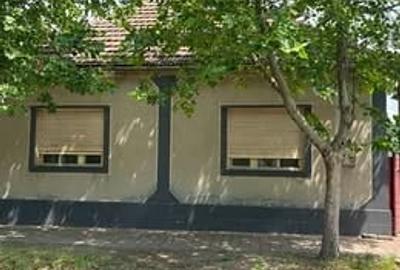 Casă cu 3 camere cu Teren 1439 Mp în Central