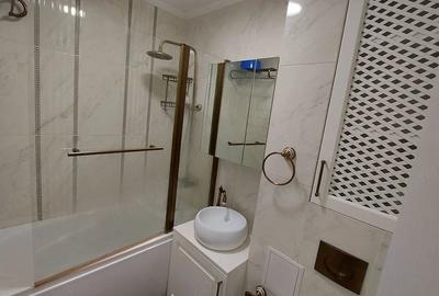 Garsonieră decomandată în Eroii Revoluției - 2