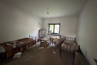 Casă cu 11 camere cu Canalizare în Brănești - 8