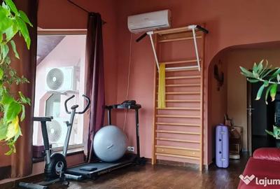 Casă cu 7 camere în Titan - 2