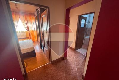 Apartament cu 3 camere decomandat în Iosia