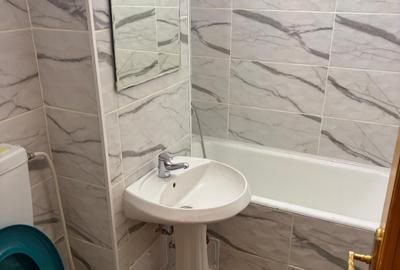 Apartament cu 3 camere decomandat în Viziru 3 - 8