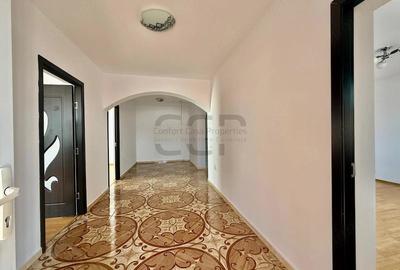 Casă cu 5 camere cu Teren 240 Mp în Apărătorii Patriei