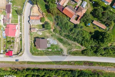 Casă cu 5 camere cu Teren 1000 Mp în Dumbrăvița