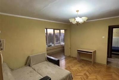 Apartament cu 3 camere nedecomandat, mobilat în Complex Studențesc