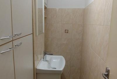 Apartament cu 3 camere decomandat în 14 Mai - 18