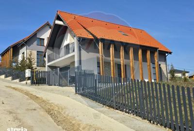 Casă cu 4 camere cu Teren 800 Mp în Jucu - 1